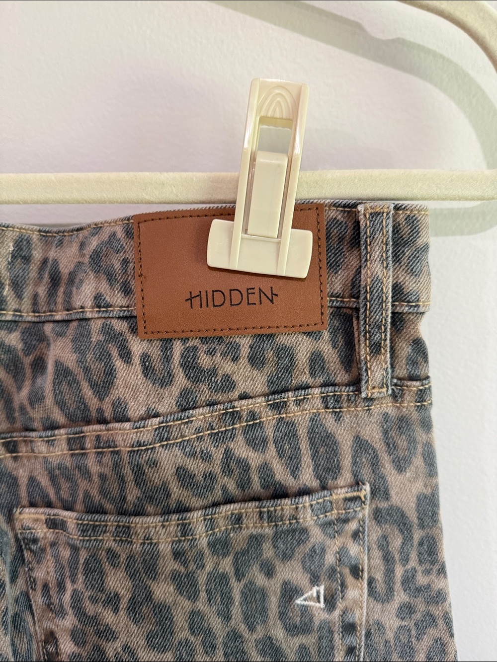 Hidden Leopard Print Wide Leg Cargo Jeans - Gray/Brown - Picture 10 of 11